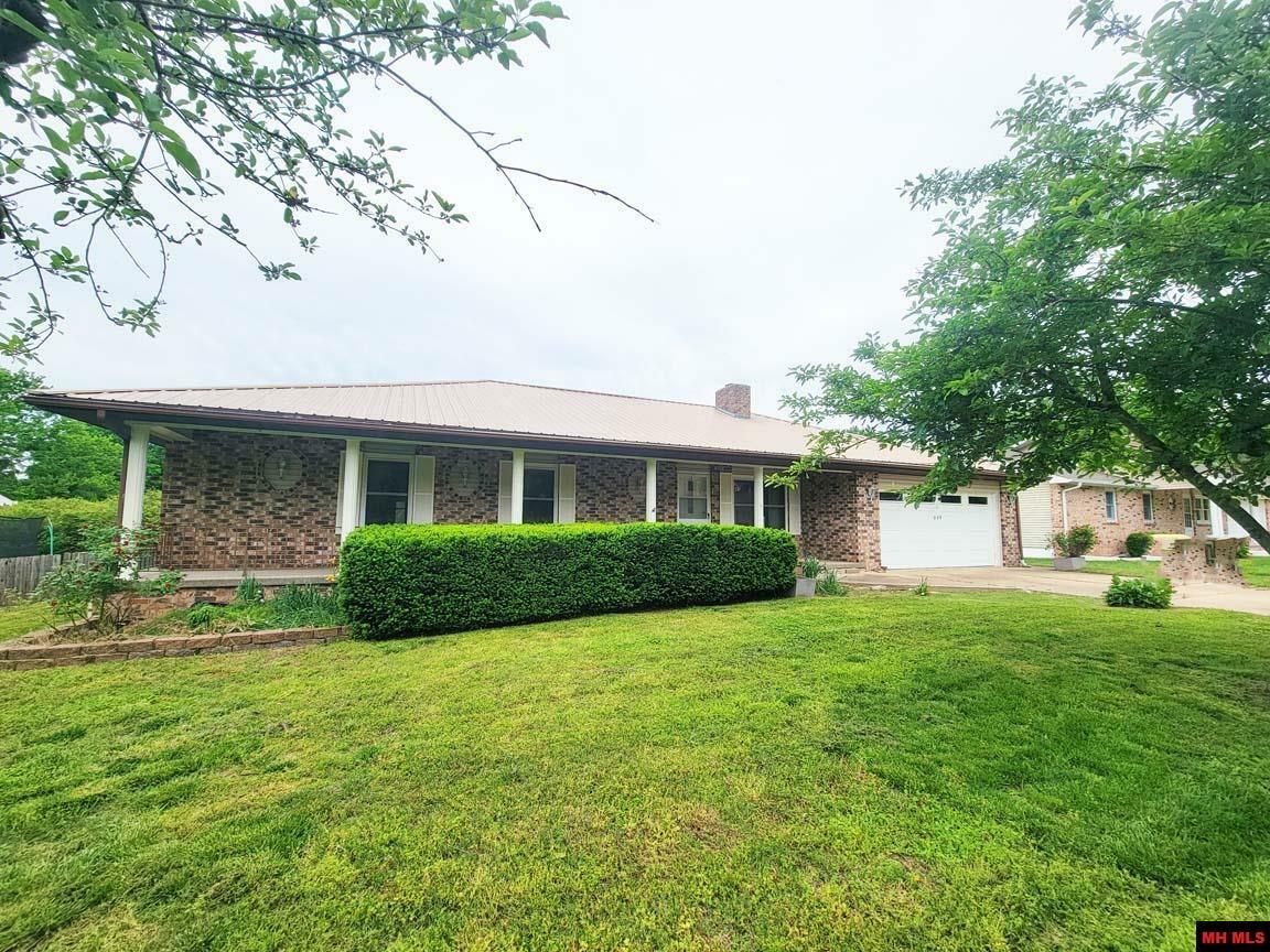Property Photo:  609 Bluemont Avenue  AR 72653 
