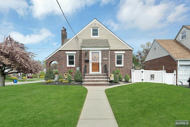 Property Photo:  227 Ridge Street  NJ 07646 