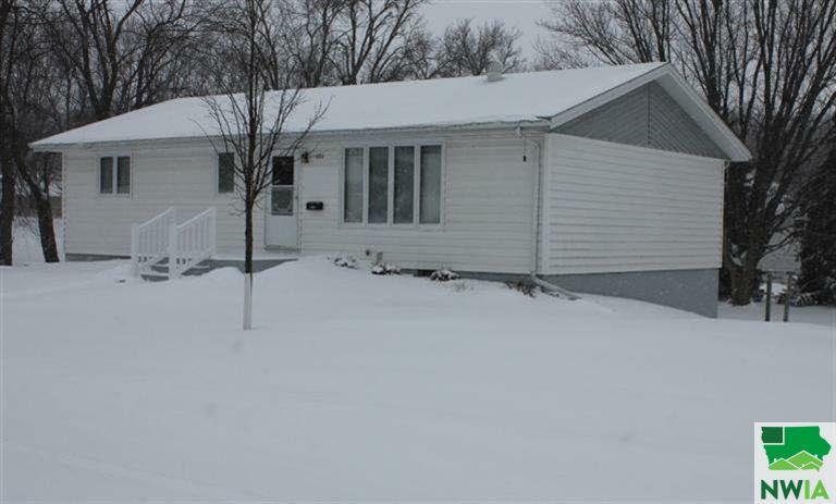 Property Photo:  404 Oak Street  IA 51027 