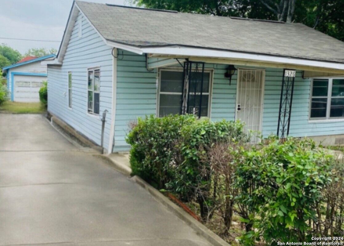 Property Photo:  1326 NW 23rd St  TX 78207 