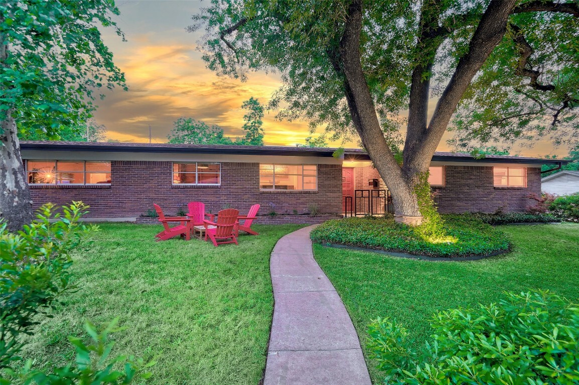 Property Photo:  1000 Newport Avenue  TX 78753 