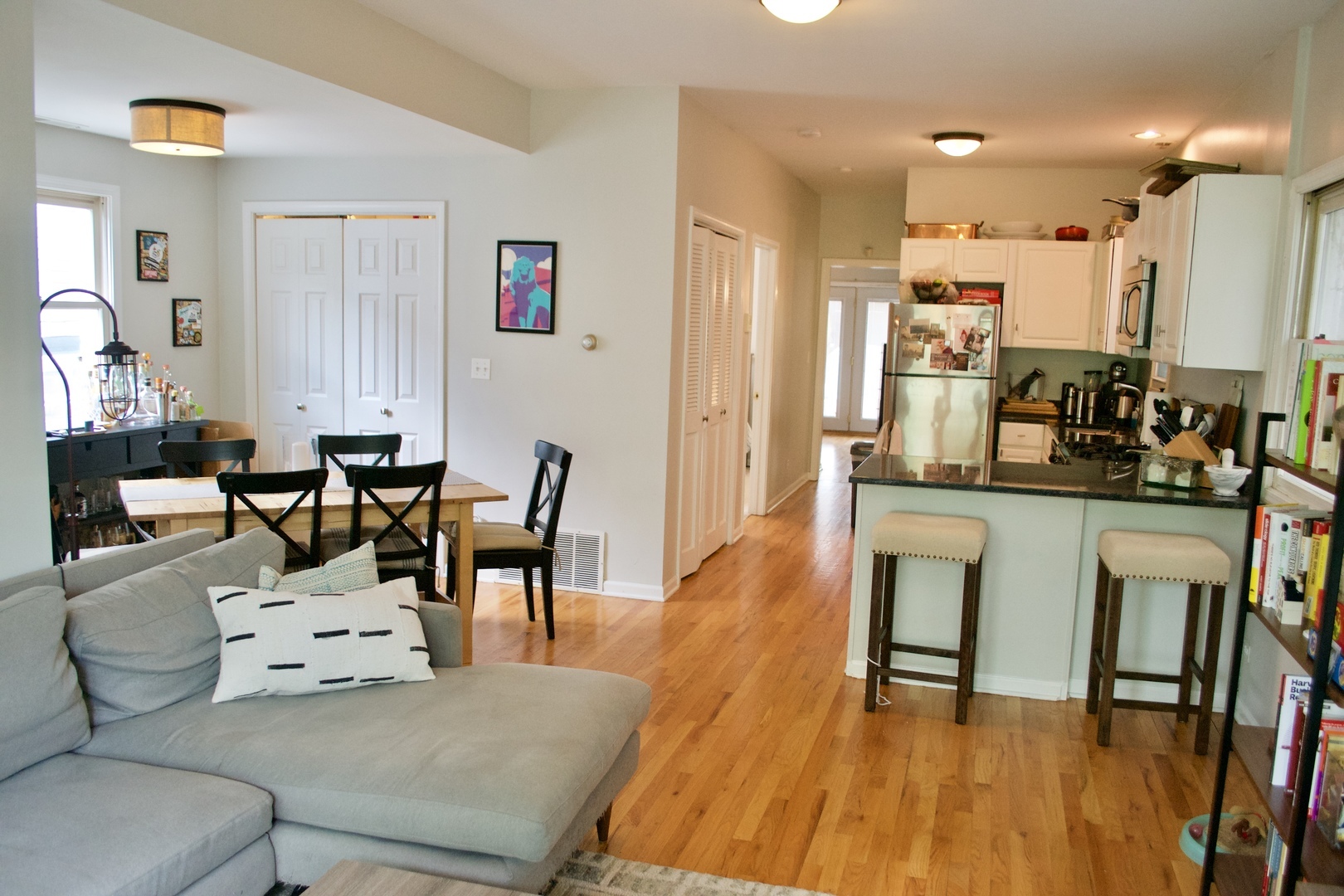 Property Photo:  1628 N Bell Avenue 3  IL 60647 