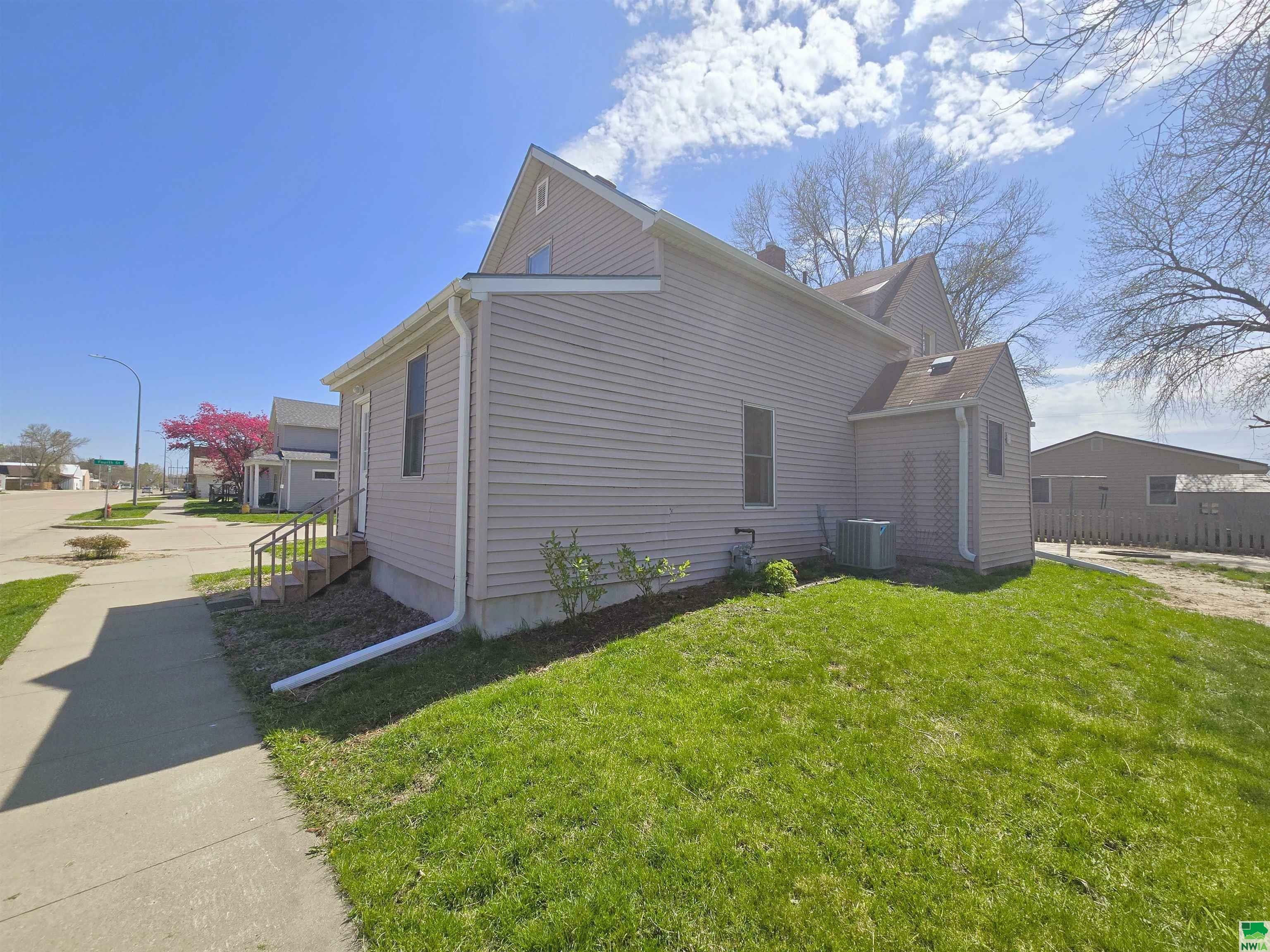 Property Photo:  401 Main St  SD 57038 