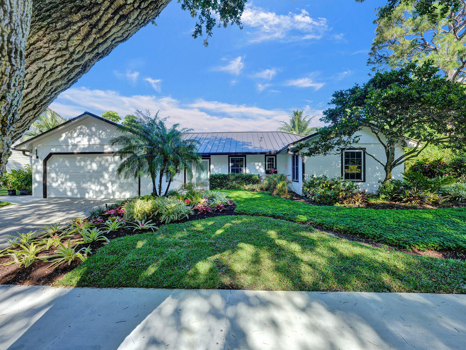 Property Photo:  3400 Pine Haven Circle  FL 33431 