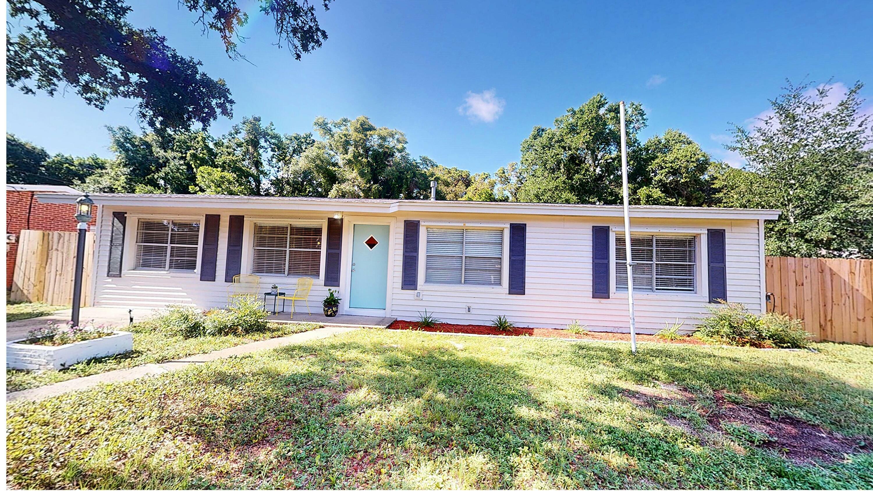 Property Photo:  423 Webster Street  FL 32547 