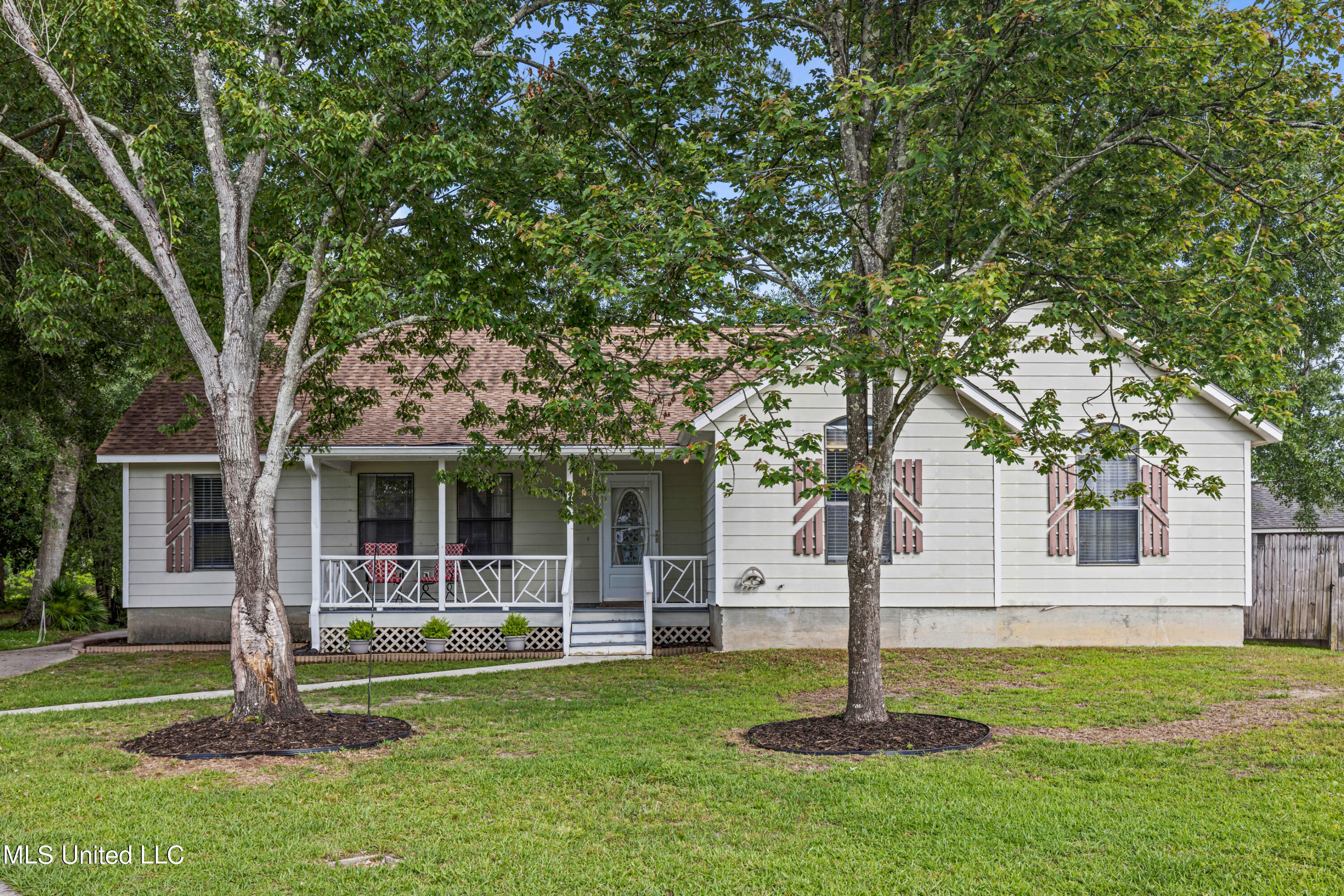 Property Photo:  15201 Sunset Drive  MS 39503 