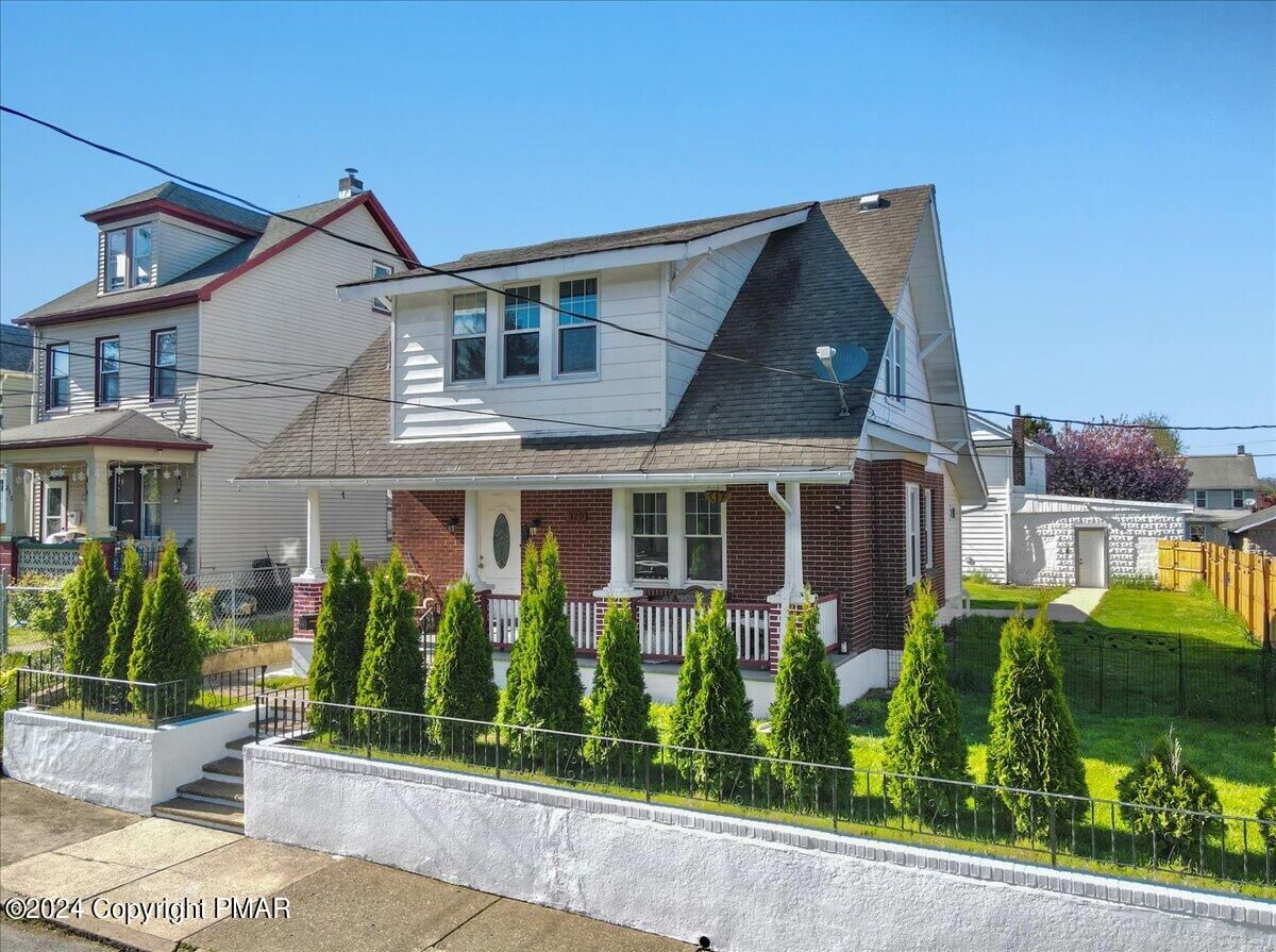 Property Photo:  320 E Berwick Street  PA 18042 