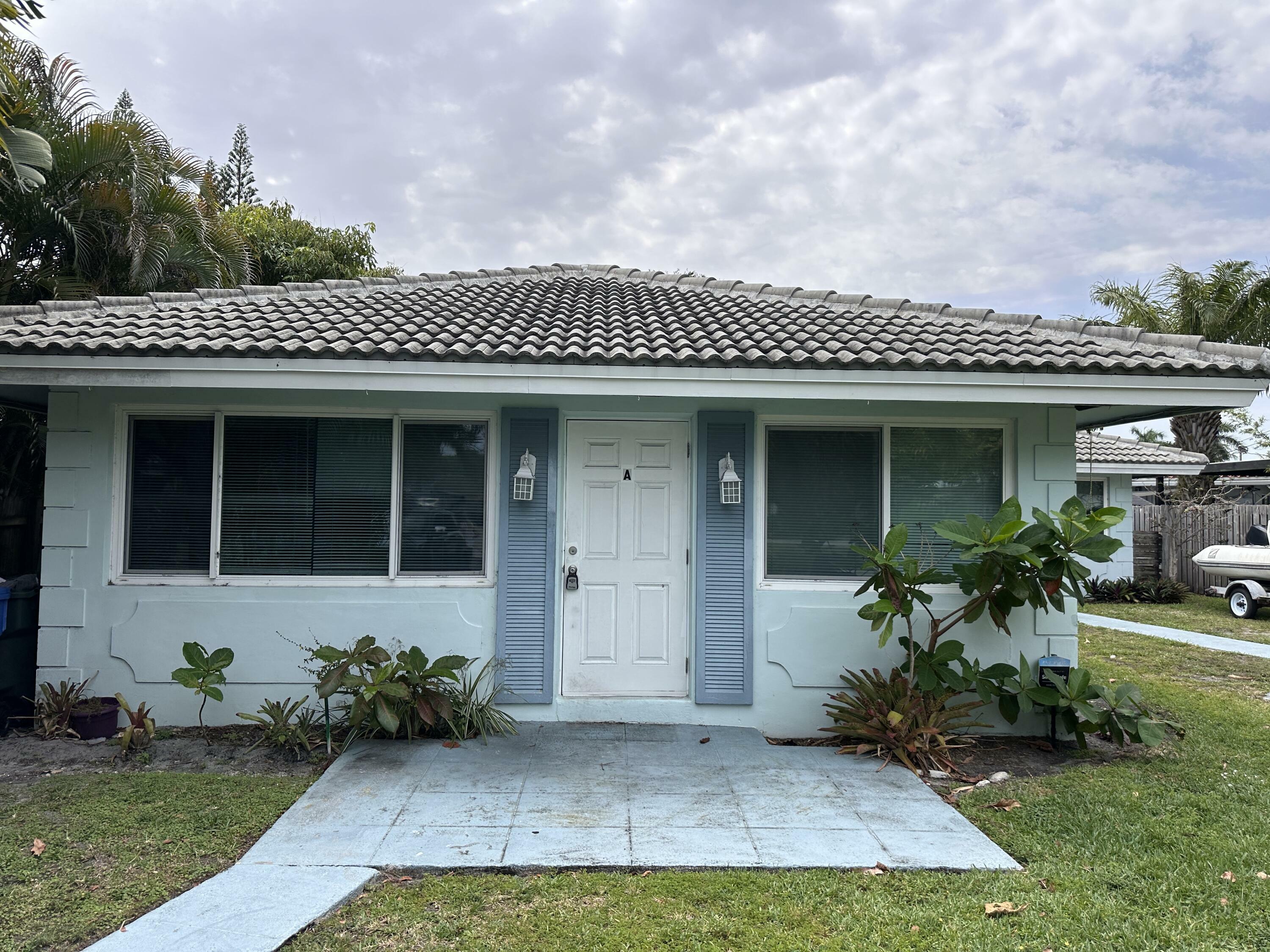 Property Photo:  1680 NE 34th Lane A  FL 33334 