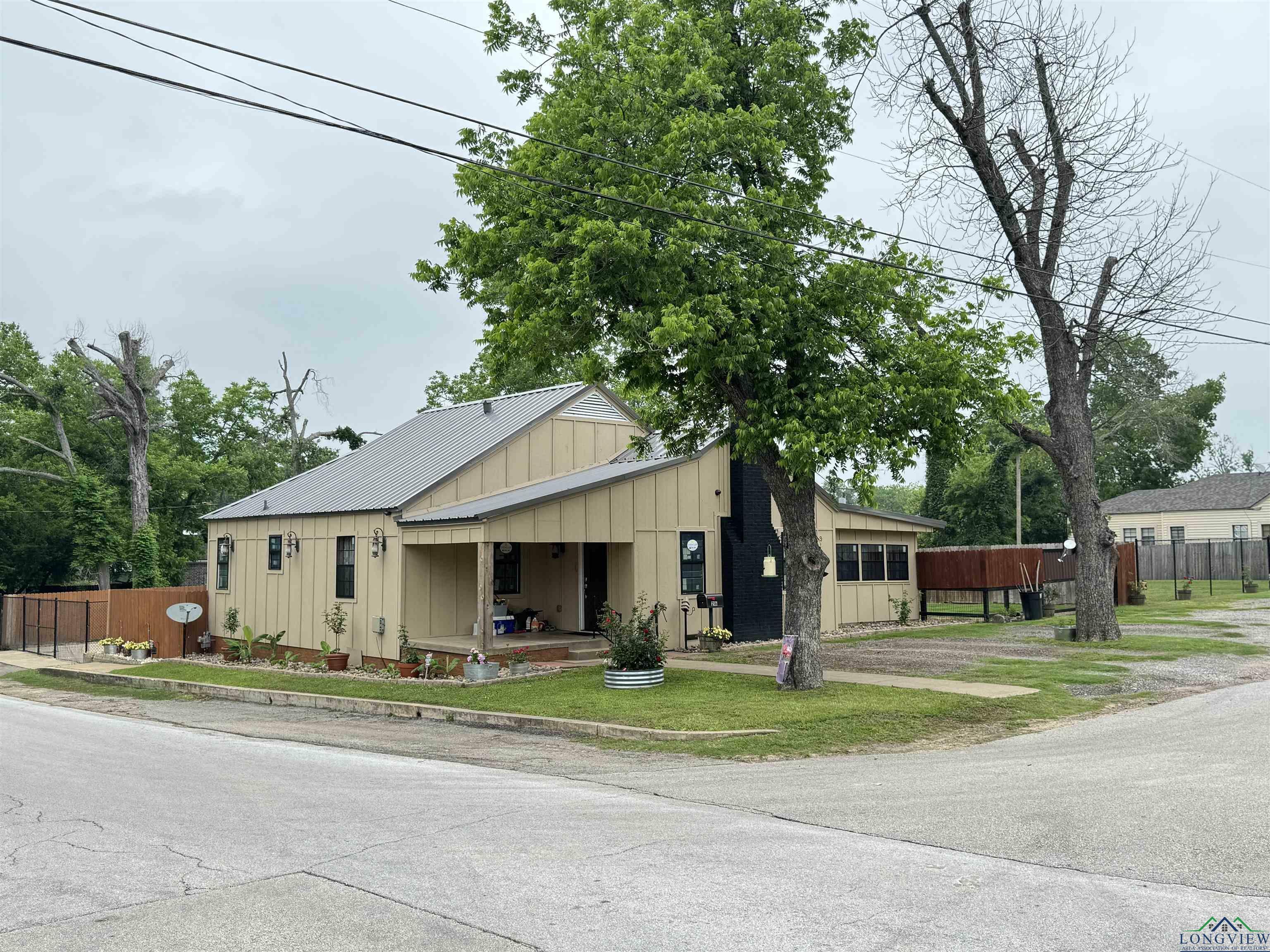 Property Photo:  216 Rogers Street  TX 75654 