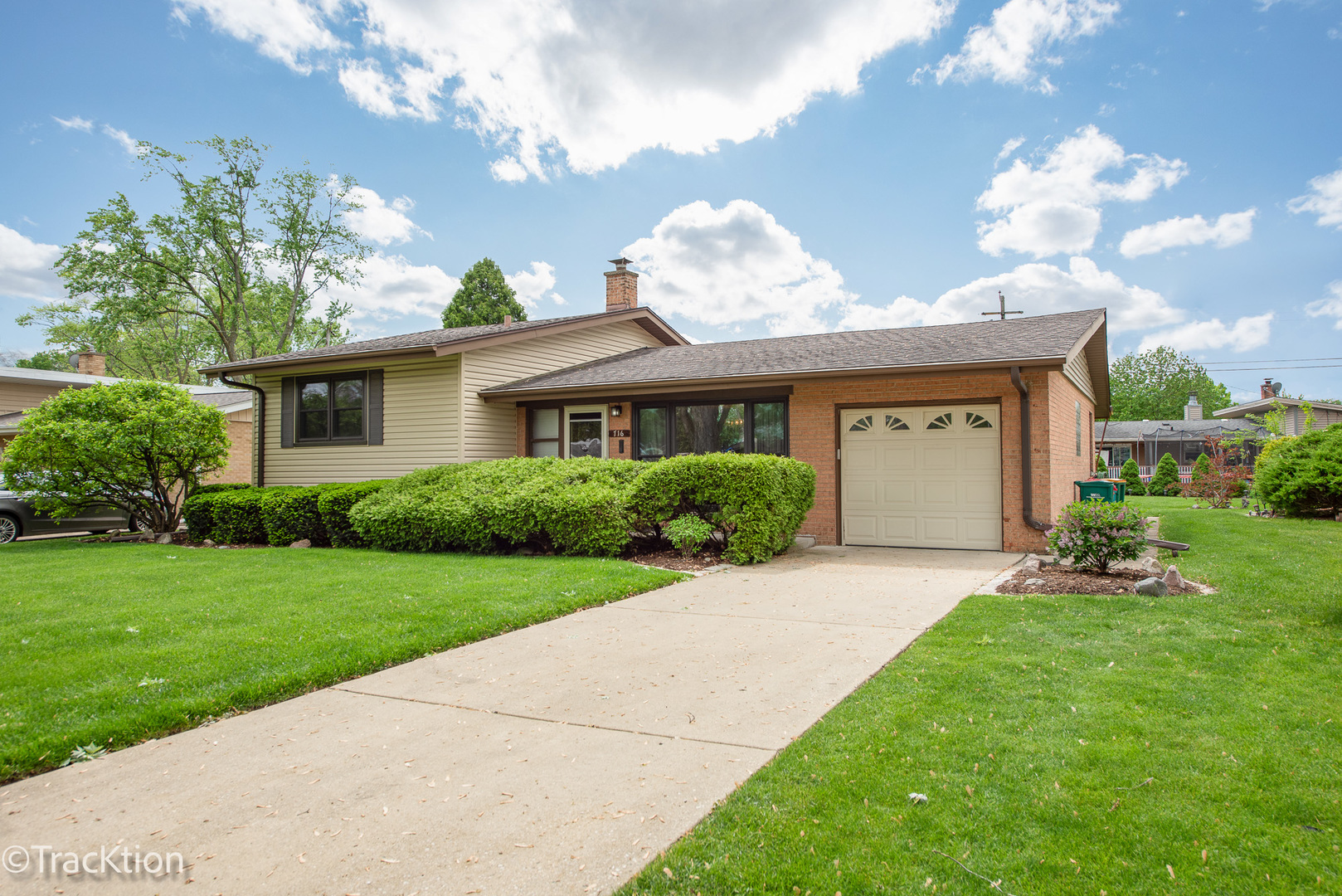 Property Photo: 716 S Ahrens Avenue IL 60148