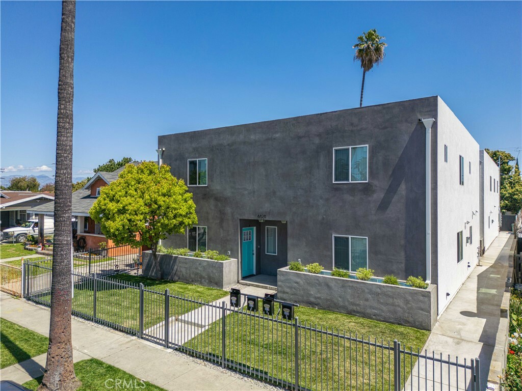 Property Photo:  6828 Miramonte Boulevard  CA 90001 