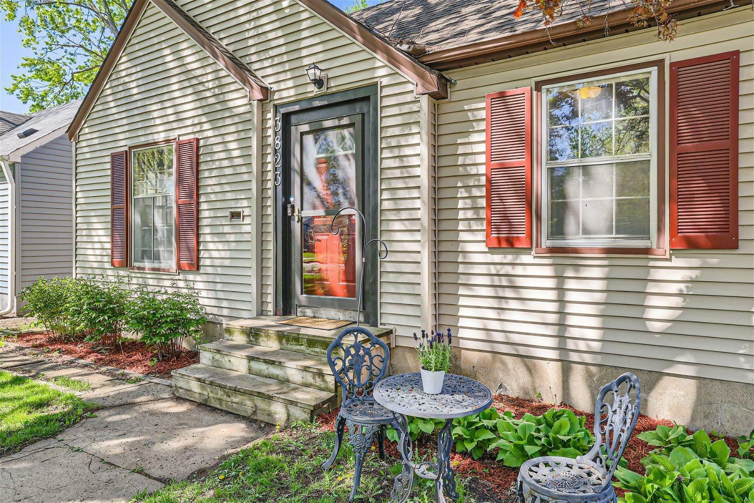 Property Photo:  3823 Perry Avenue N  MN 55422 