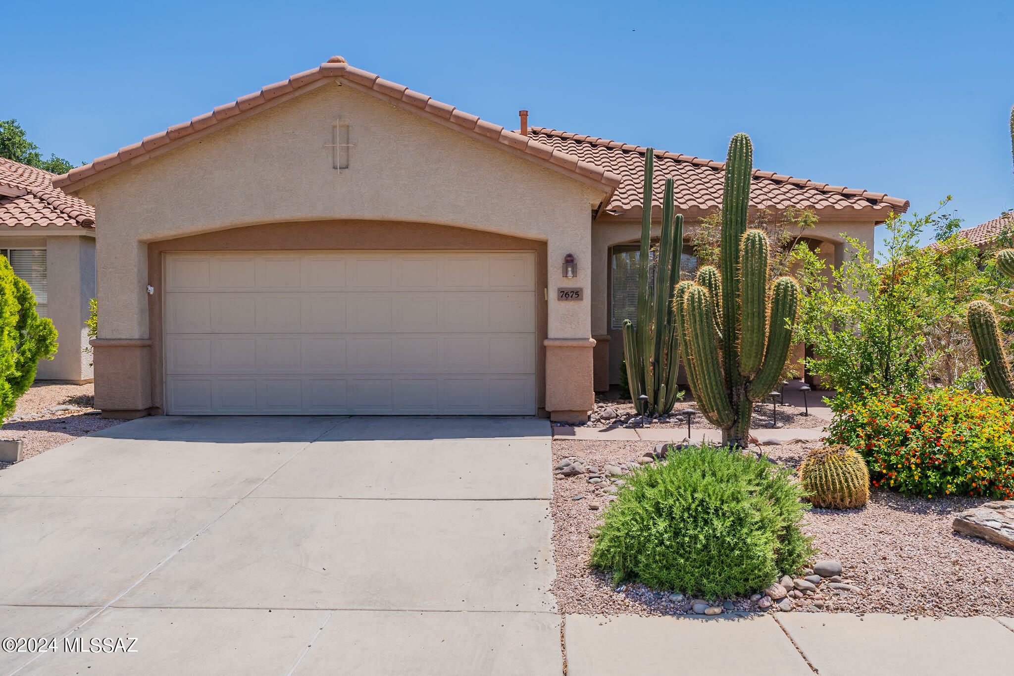 Property Photo:  7675 W Amber Ridge Way  AZ 85743 