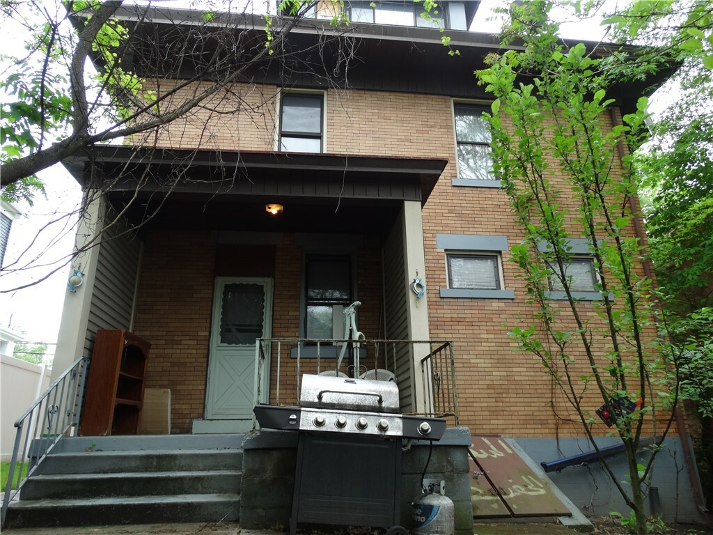 Property Photo:  511 Chestnut St  PA 15106 