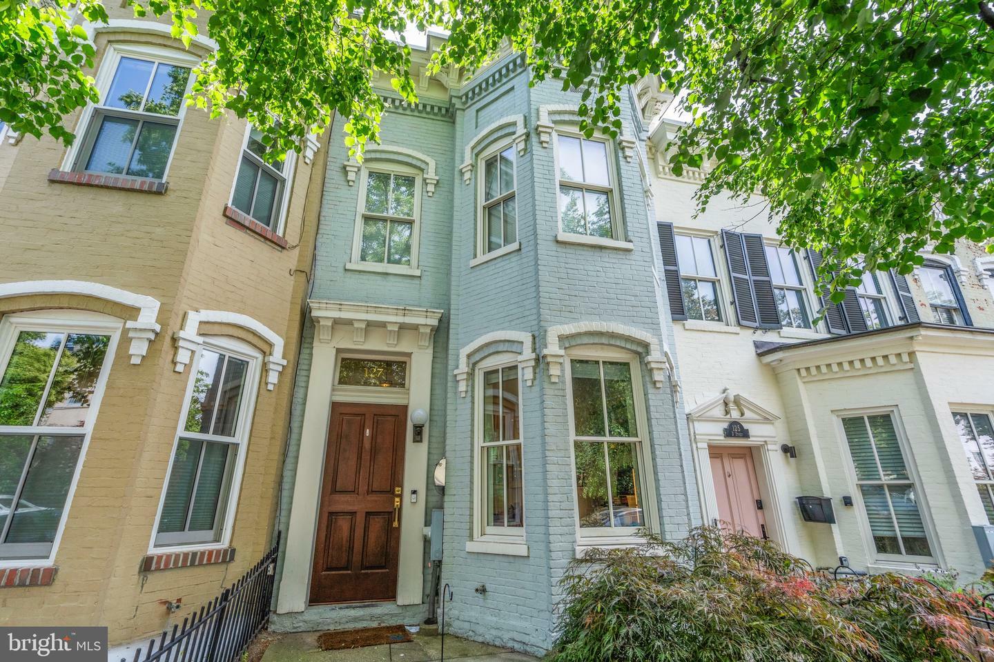 Property Photo:  127 D Street SE  DC 20003 