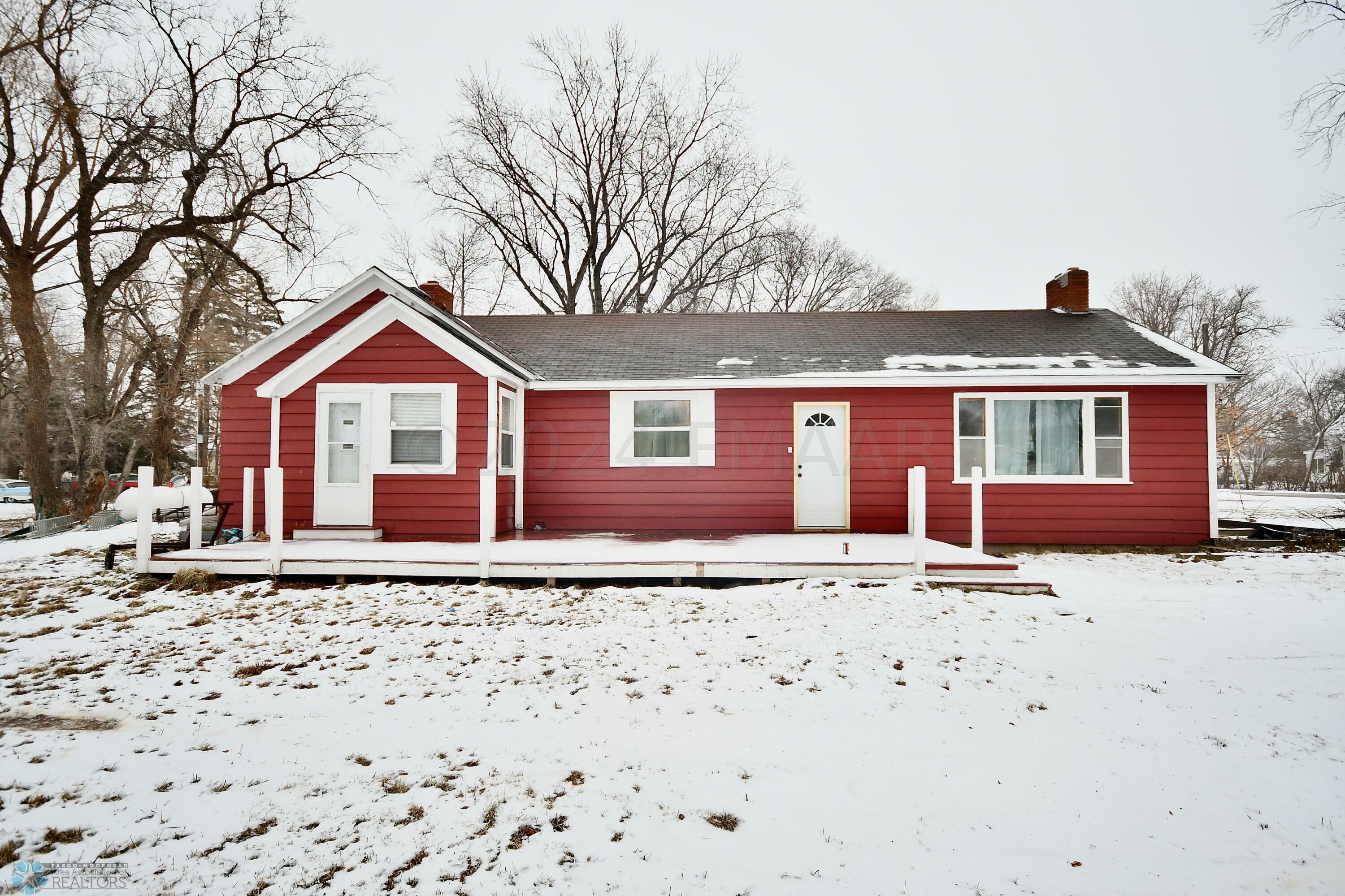 Property Photo:  222 2 Avenue W  ND 58048 