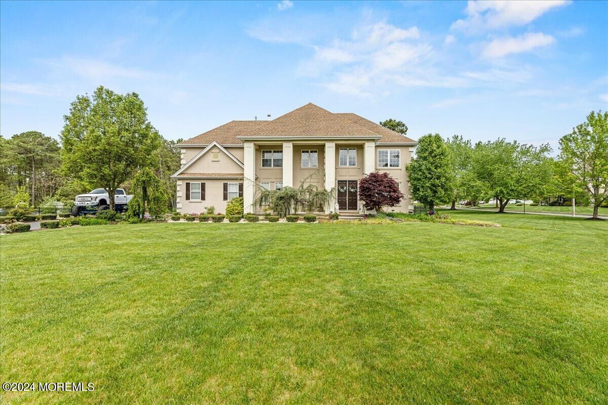 Property Photo:  21 Stonehenge Court  NJ 08527 