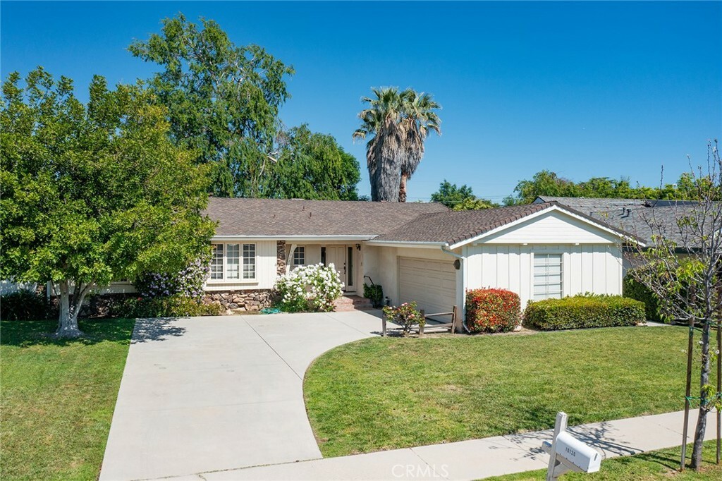 Property Photo:  10120 Lasaine Avenue  CA 91325 