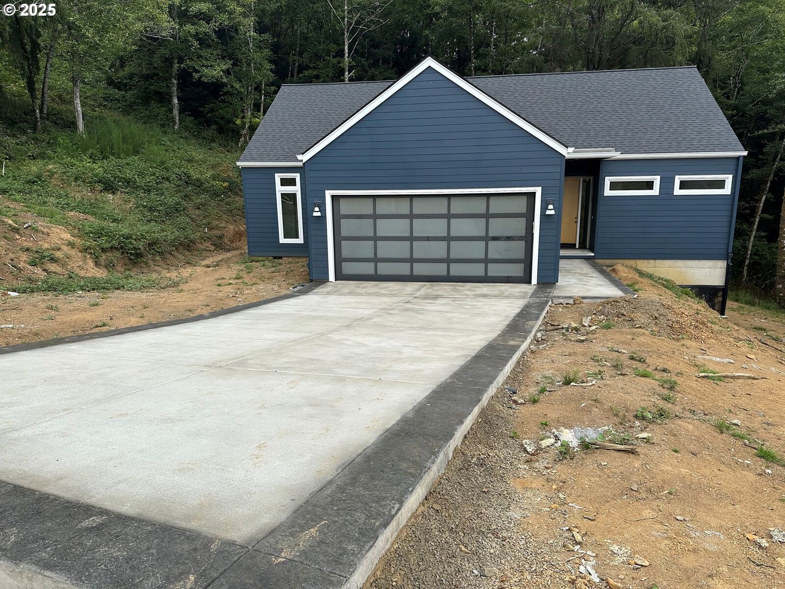 Property Photo:  750 Monica Ct  OR 97110 