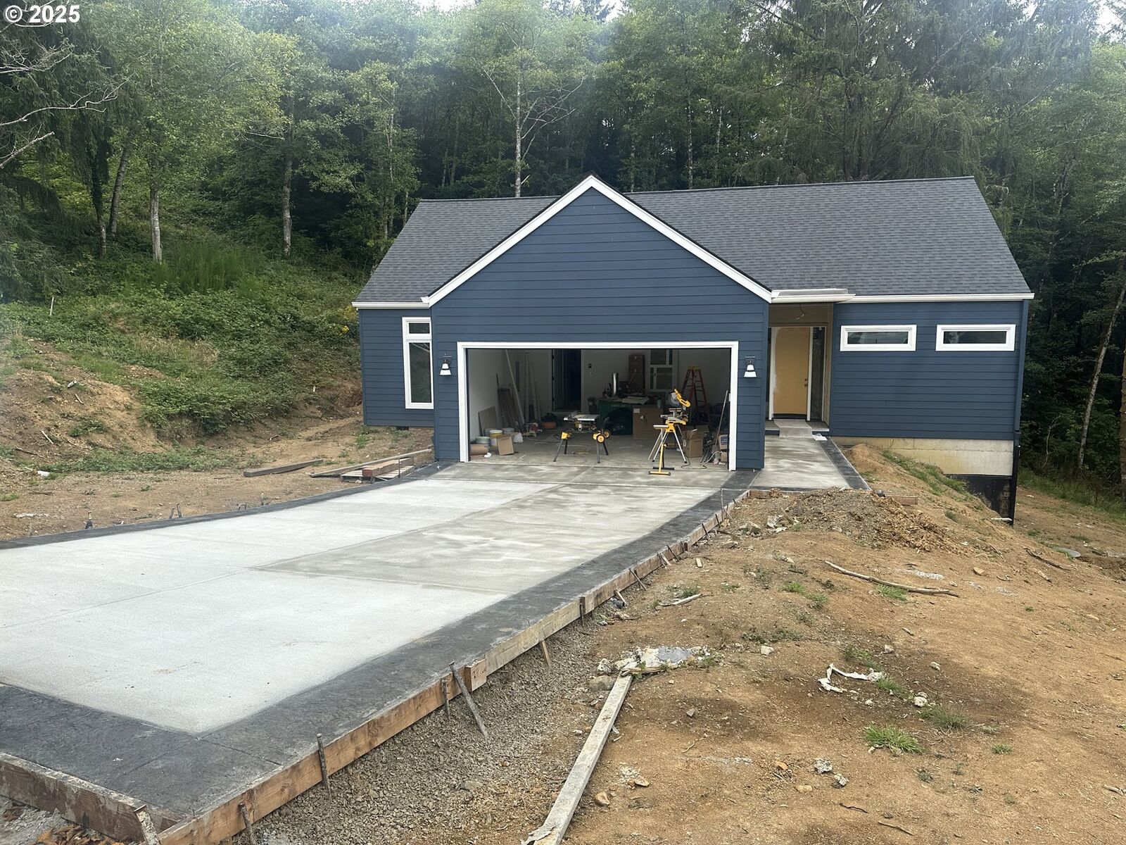 Property Photo:  750 Monica Ct  OR 97110 
