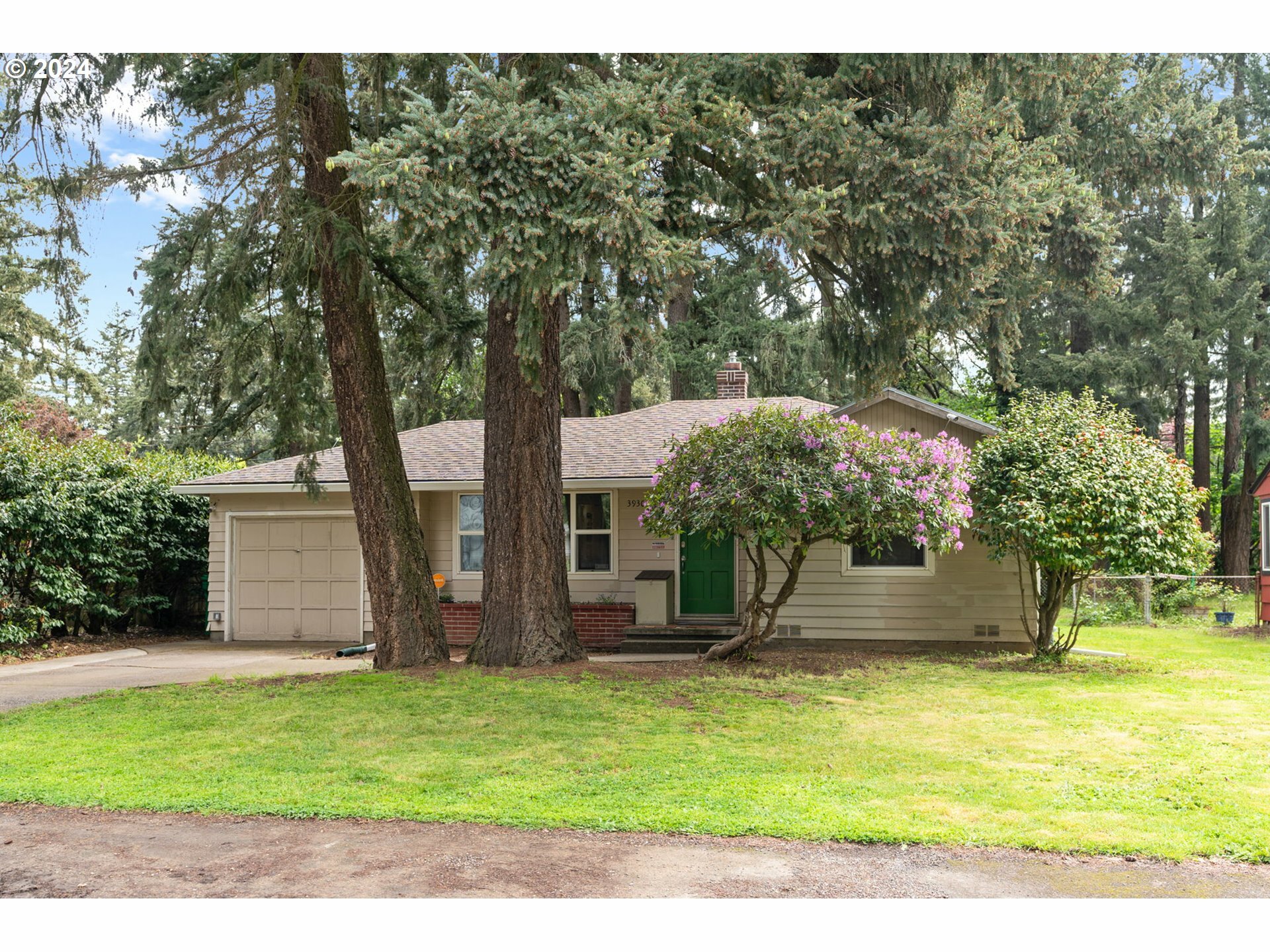Property Photo:  3930 SE 116th Ave  OR 97266 