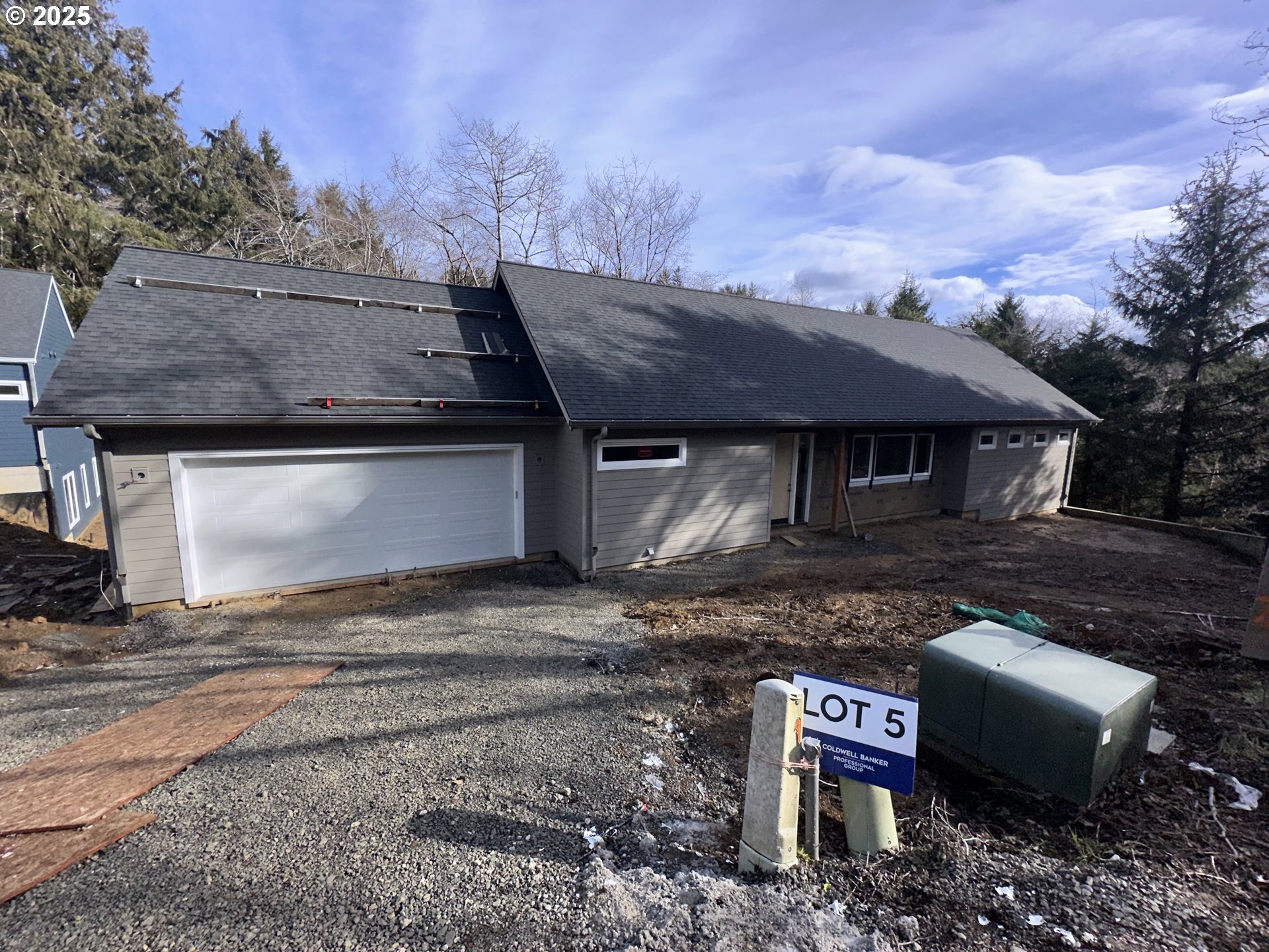 Property Photo:  740 Monica Ct  OR 97110 