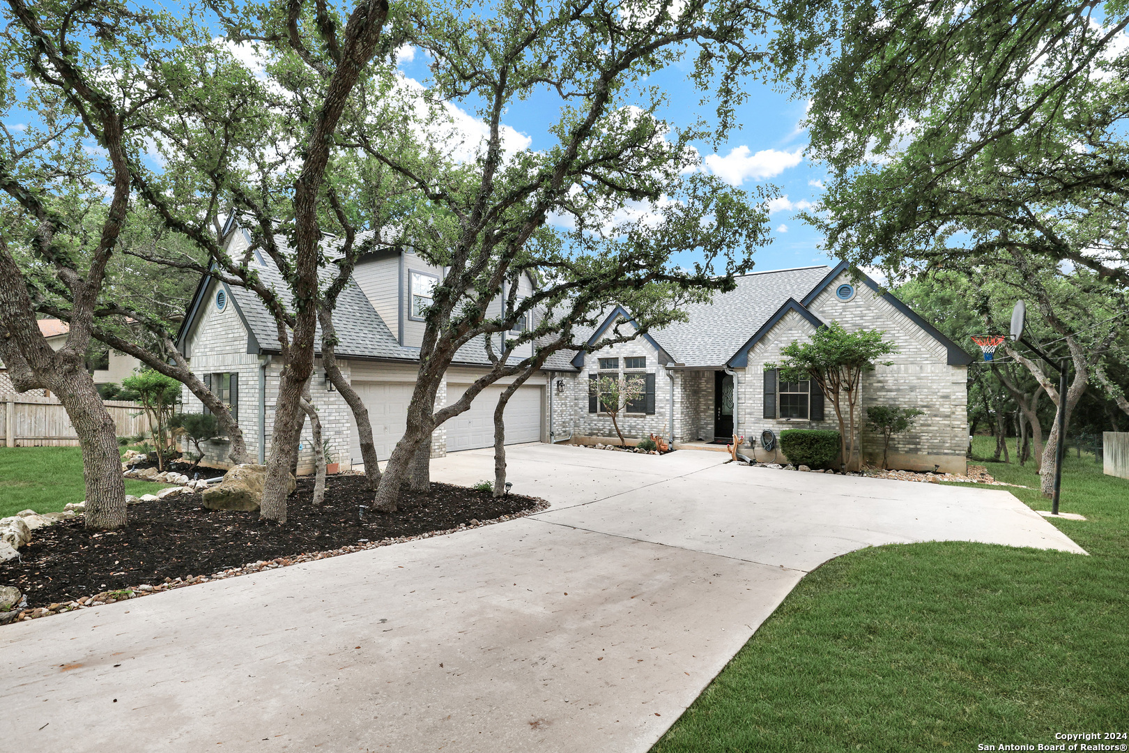 Property Photo:  109 Trailcrest St  TX 78232 