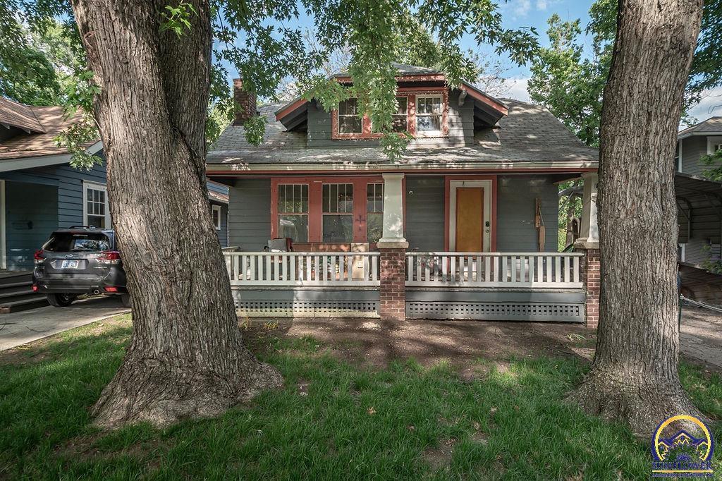 Property Photo: 2024 SW Lincoln St KS 66604