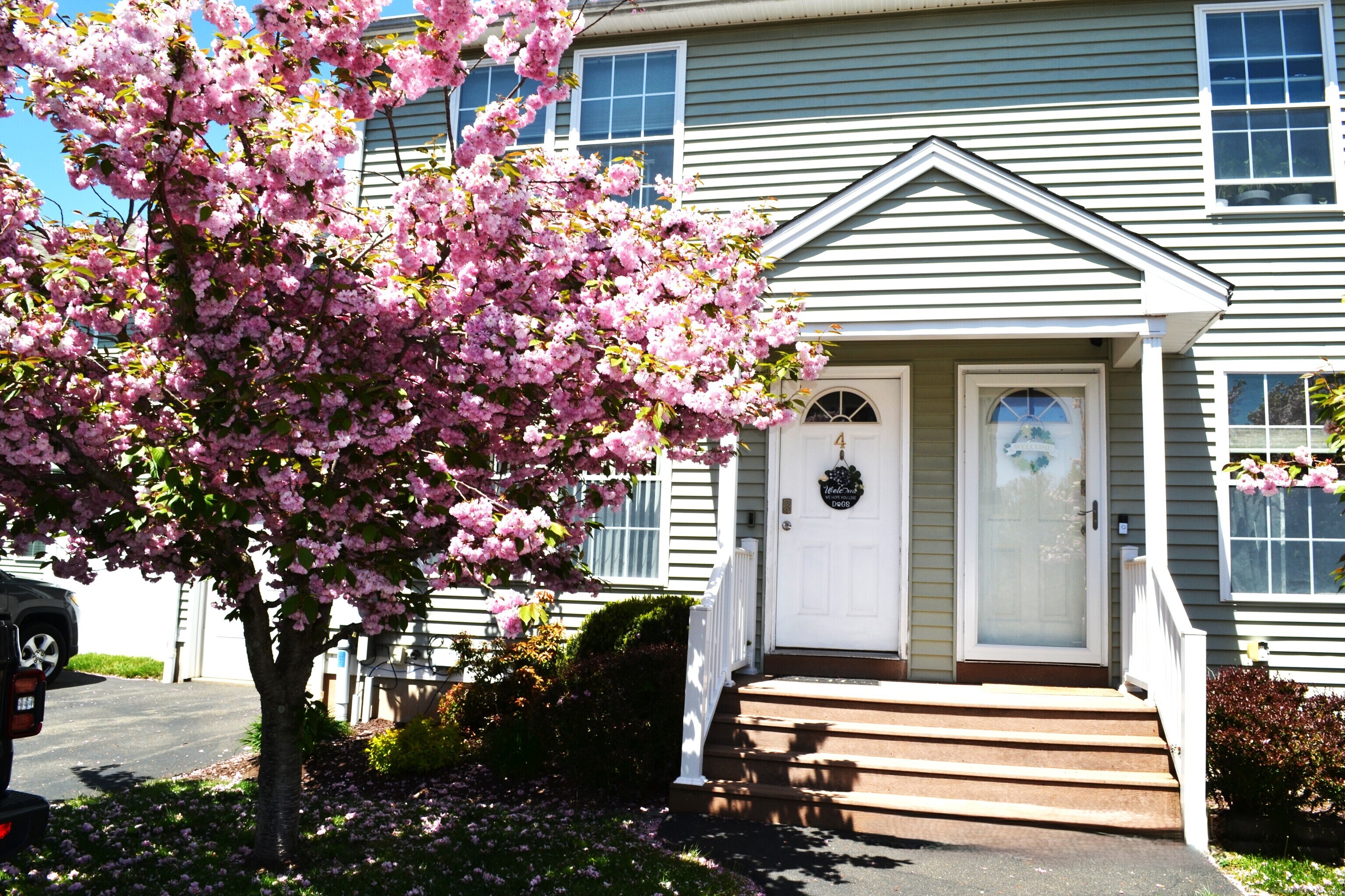 Property Photo: 4 Holly Lane 4 CT 06085