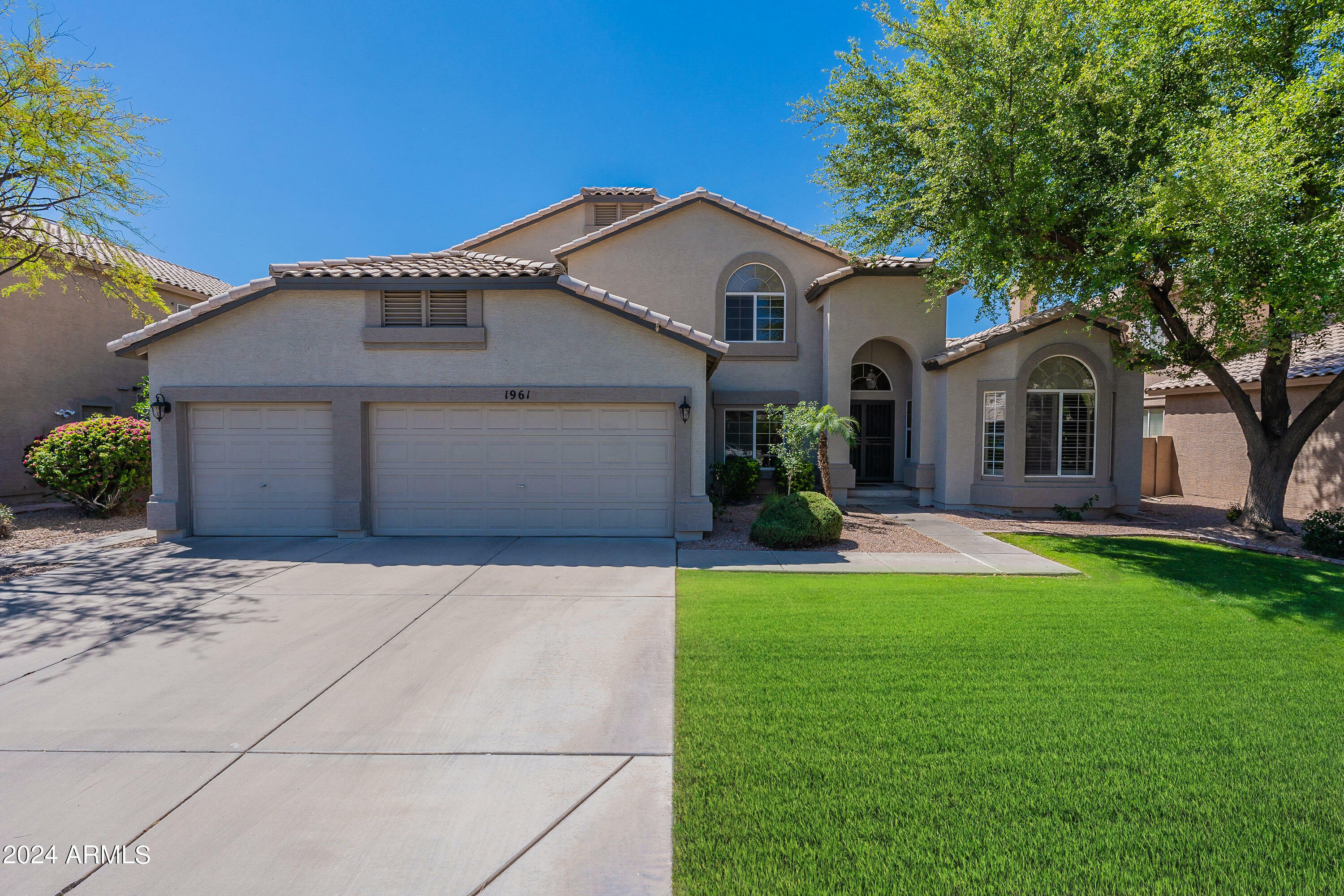 Property Photo:  1961 E McNair Drive  AZ 85283 