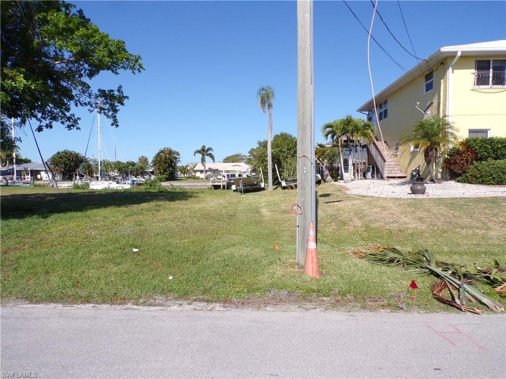 Property Photo: 4319 Vasco St FL 33950