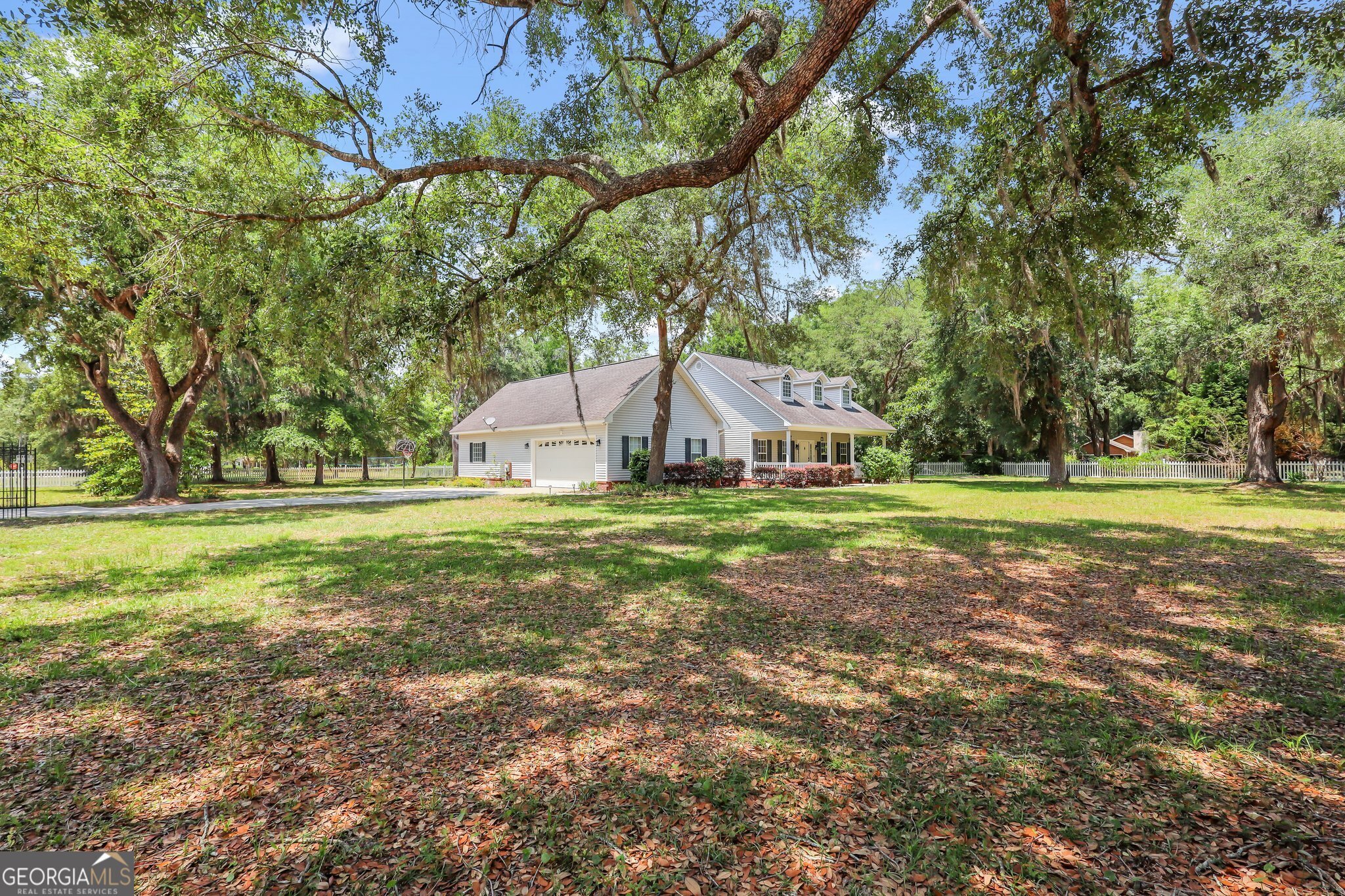 Property Photo: 9329 Hwy 110 W GA 31543