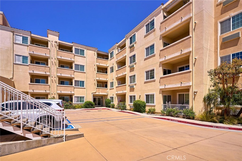 Property Photo:  3120 Sepulveda Blvd 202  CA 90505 