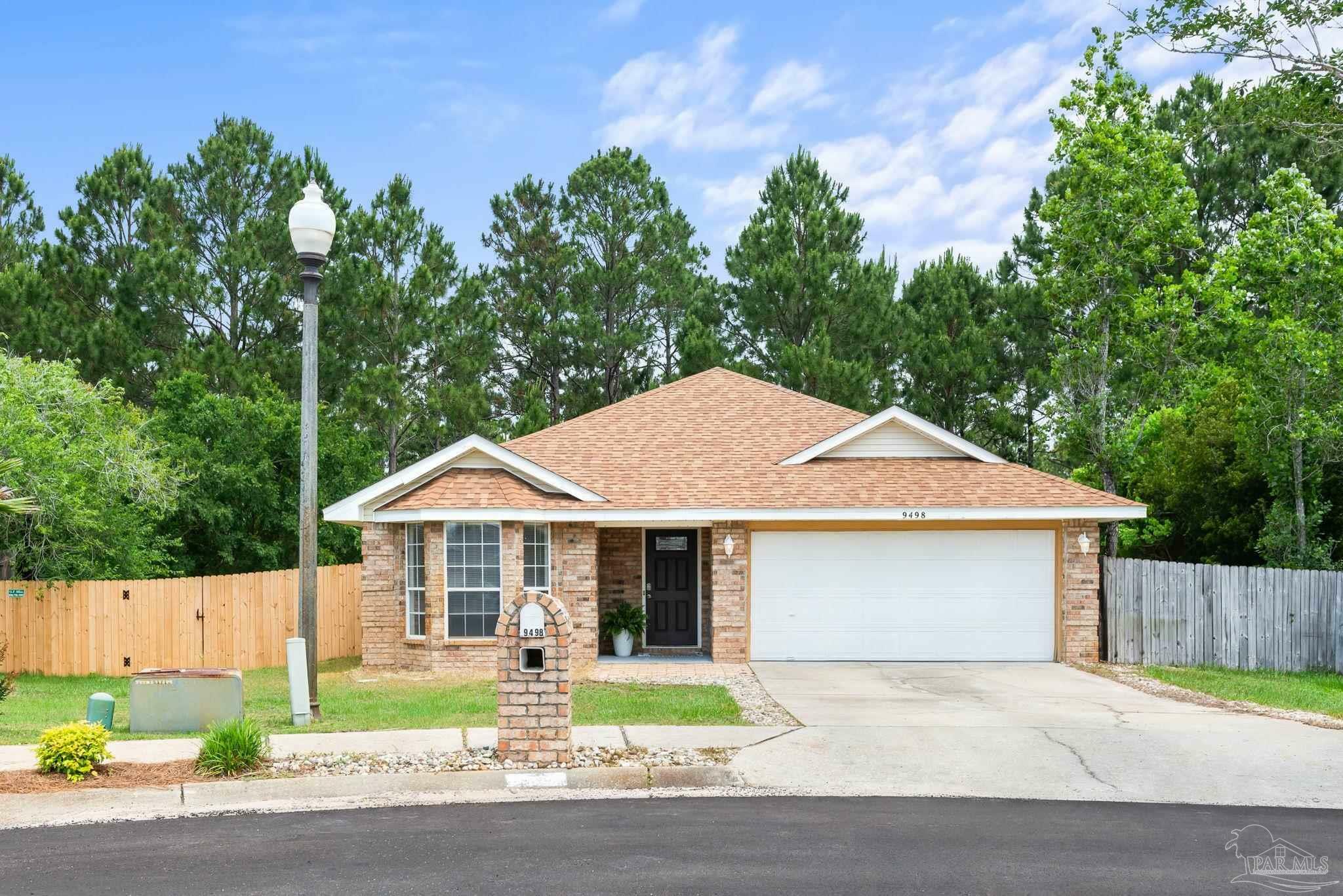 Property Photo:  9498 Pine Lilly Ct  FL 32566 