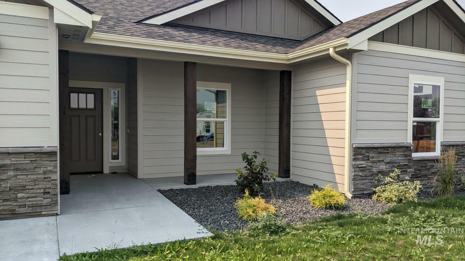 Property Photo: 225 Estate Drive ID 83624