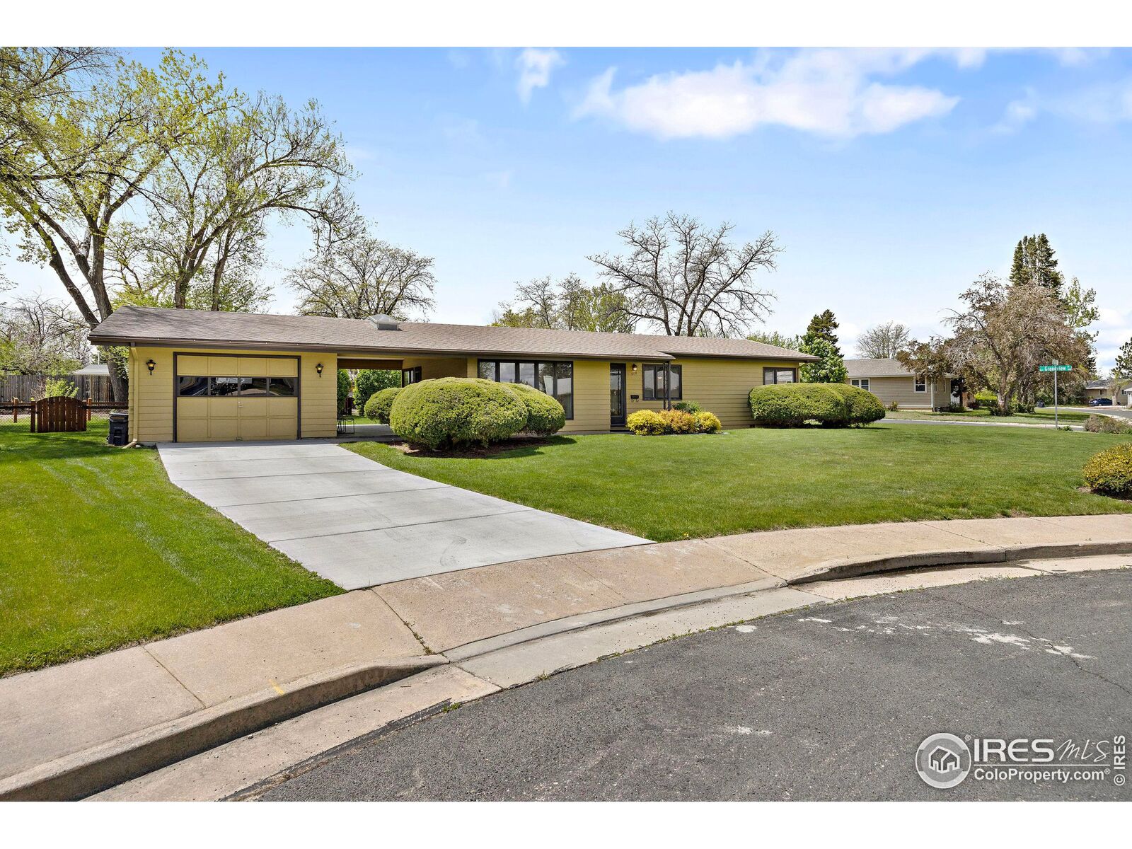 Property Photo:  510 Crescent Dr  CO 80538 