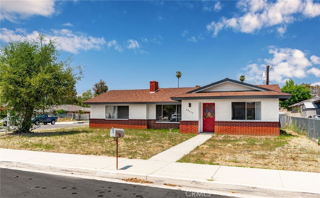Property Photo: 40660 Vera Court CA 92544