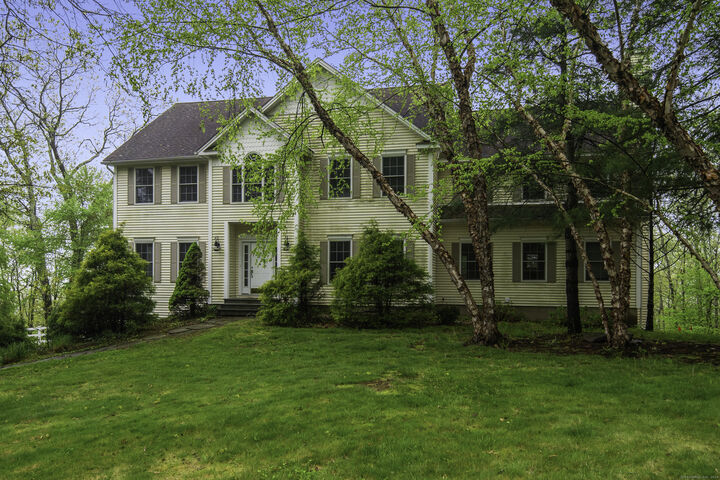 261 Royal Coach Lane  Southbury CT 06488 photo