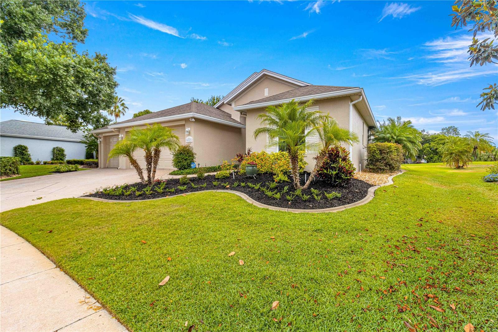 Property Photo:  8015 Pine Hollow Drive  FL 32757 