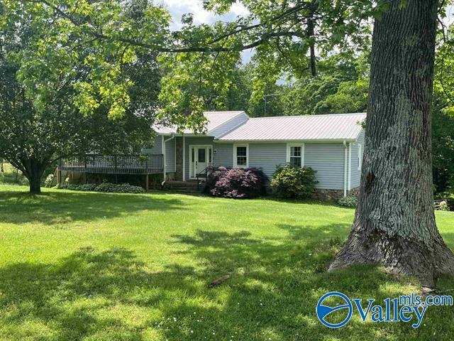 Property Photo:  876 County Road 590  AL 35077 