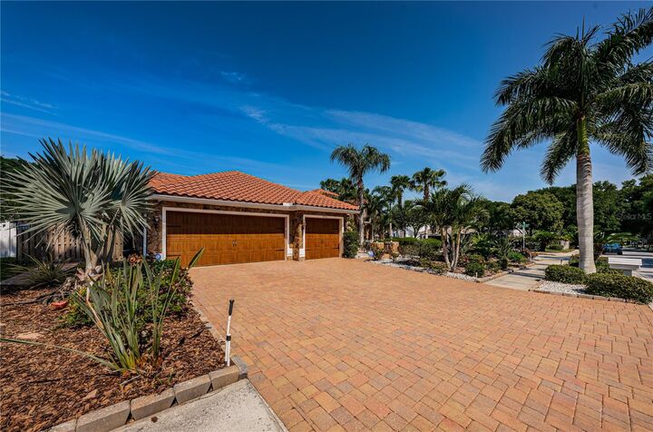 Property Photo:  2546 Aster Drive  FL 34684 