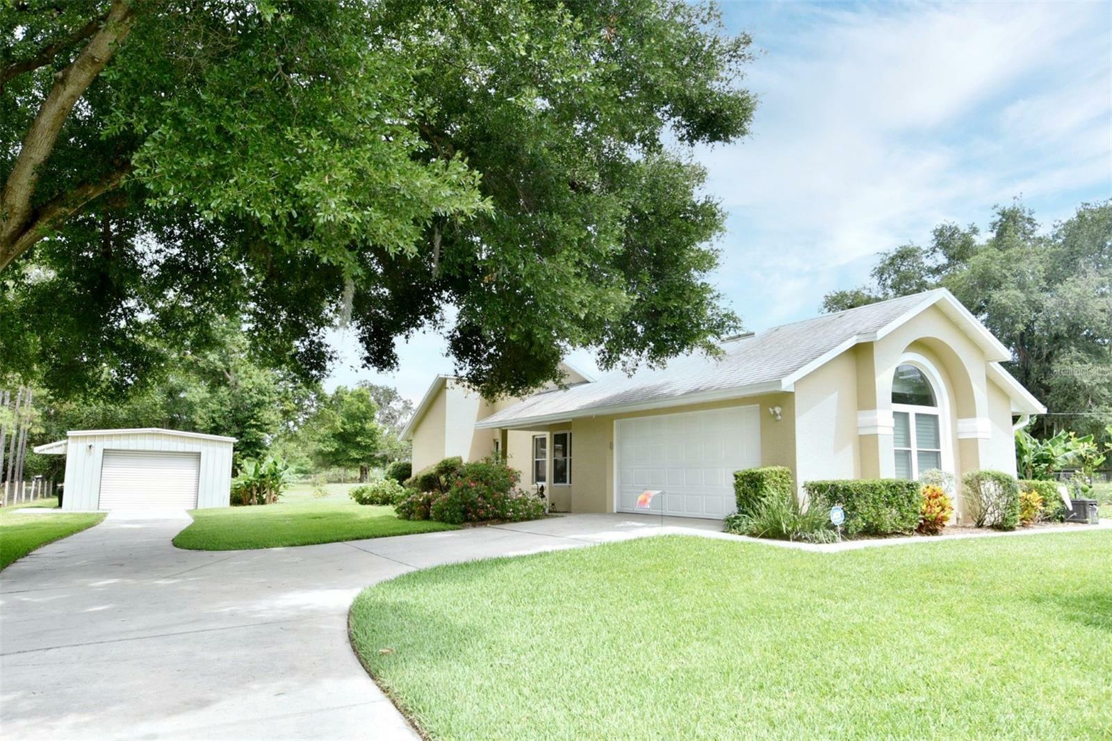 Property Photo:  36510 N Thrill Hill Road  FL 32736 