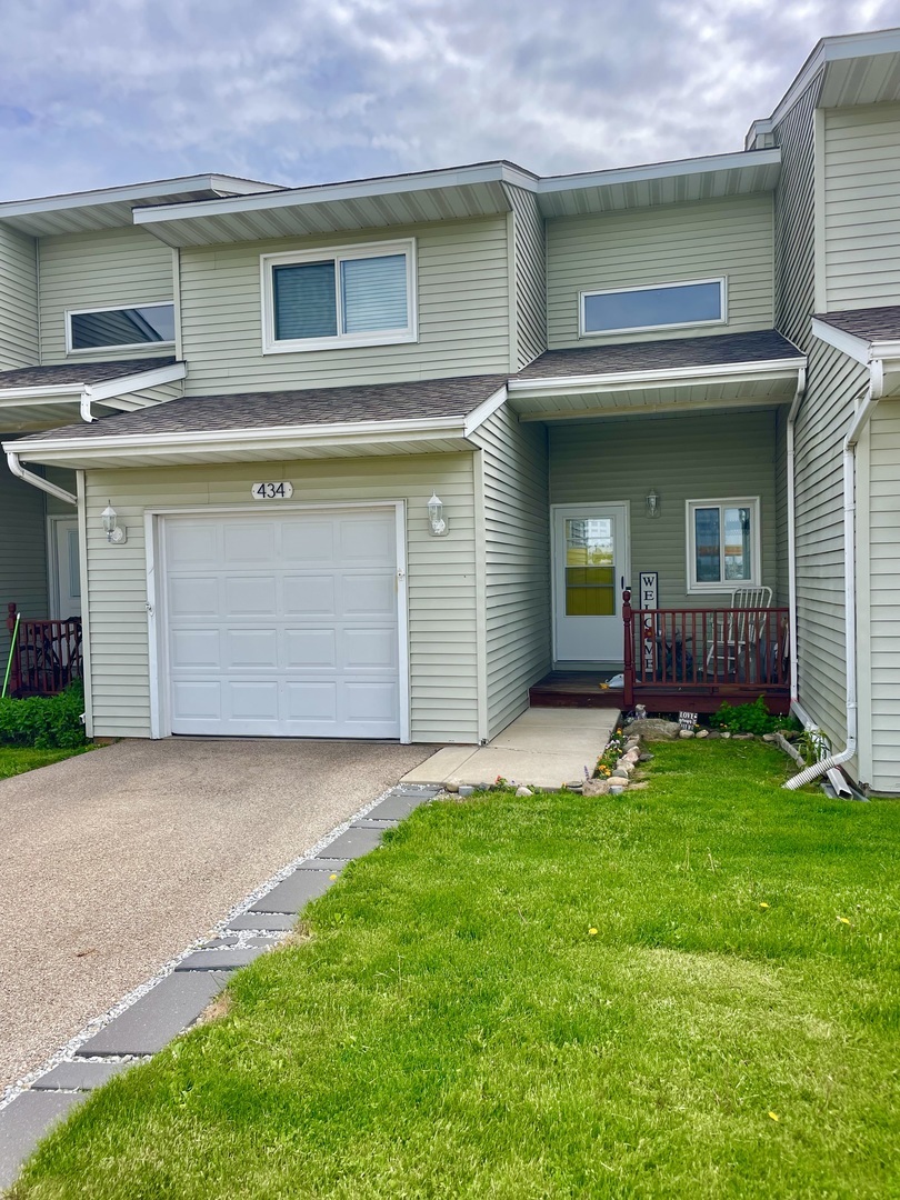 Property Photo: 434 W Willis Avenue IL 61068