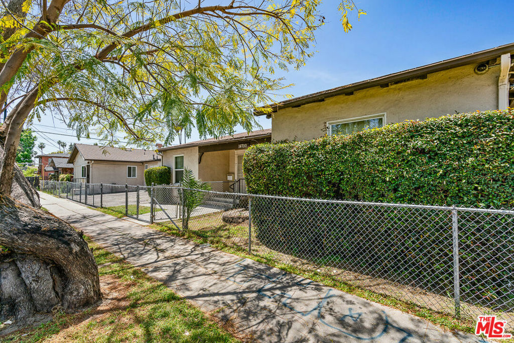 6319 Cedros Avenue  Van Nuys CA 91411 photo