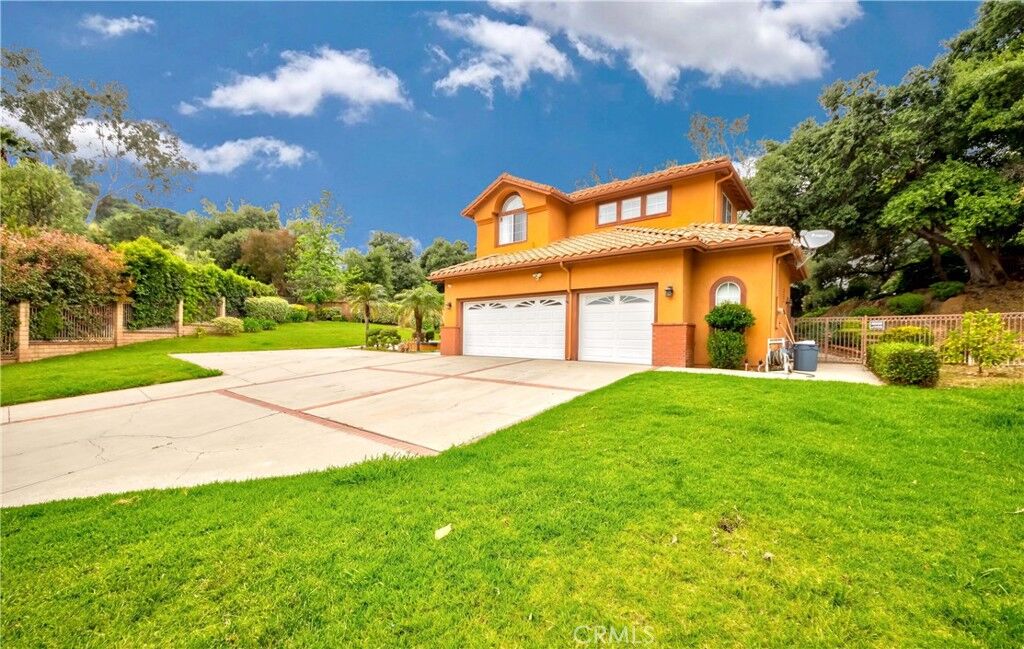 Property Photo:  1001 E Paddington Road  CA 91740 