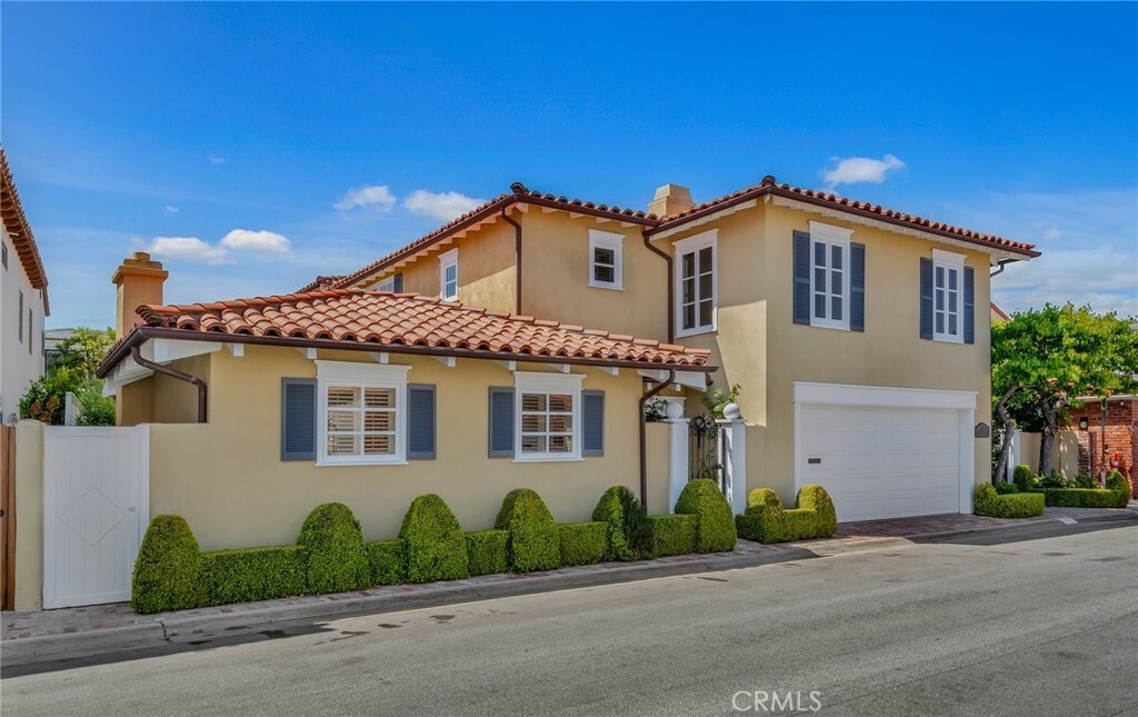 Property Photo: 209 Via Dijon CA 92663