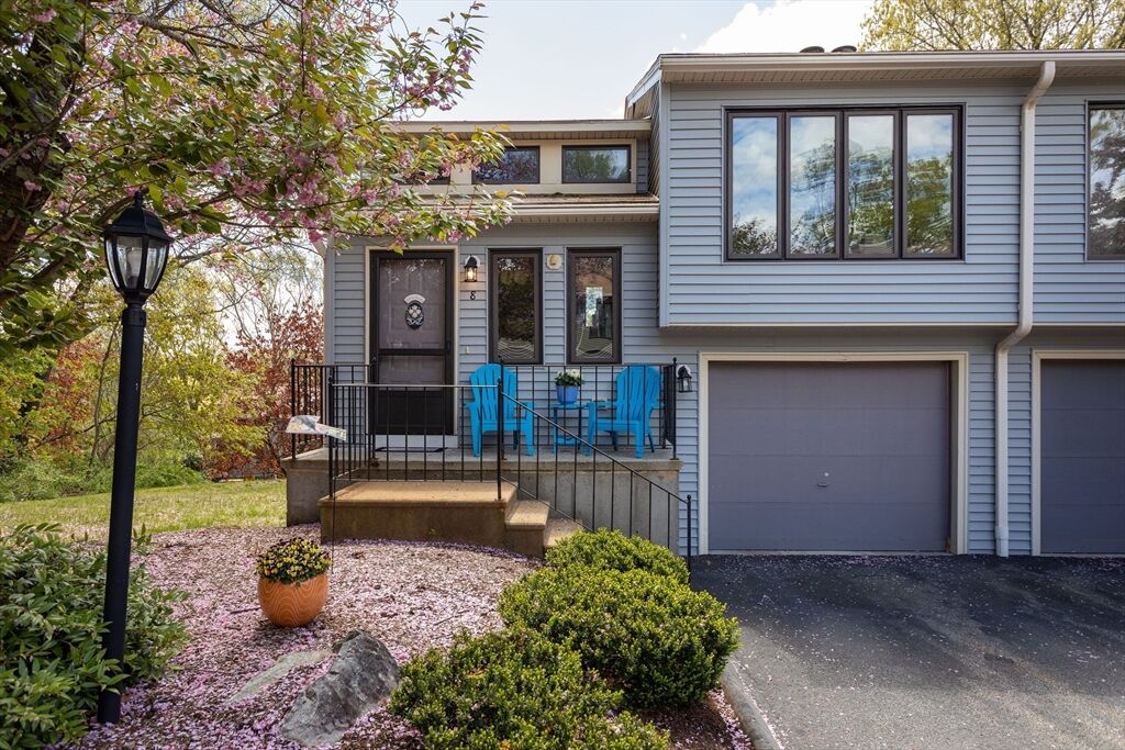 Property Photo:  8 Nottingham Rd 8  MA 01519 