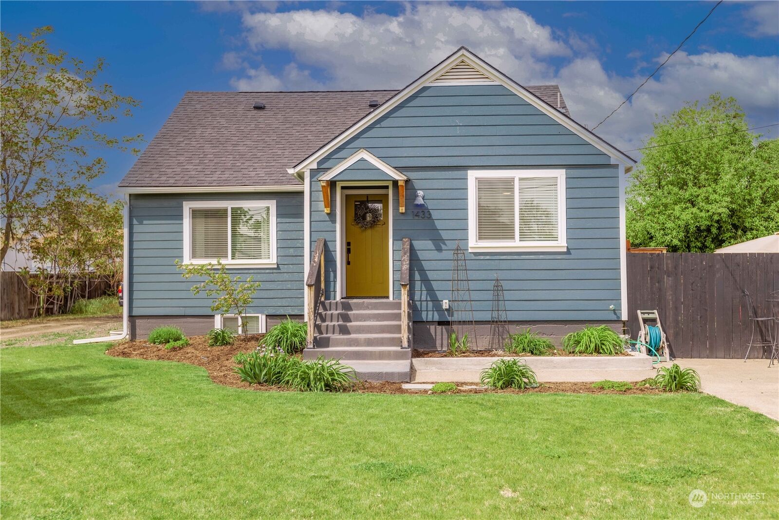 Property Photo:  1433 University Street  WA 99362 