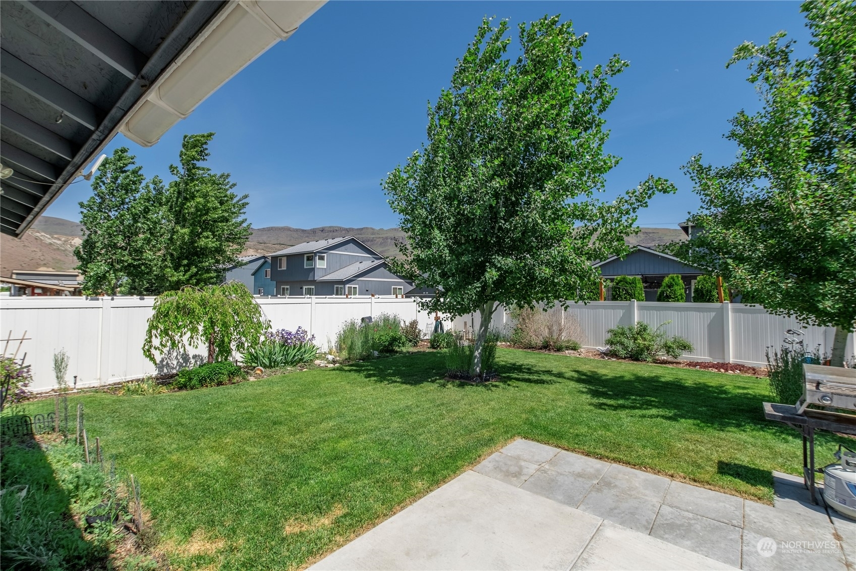 Property Photo: 1455 Center Street WA 98850