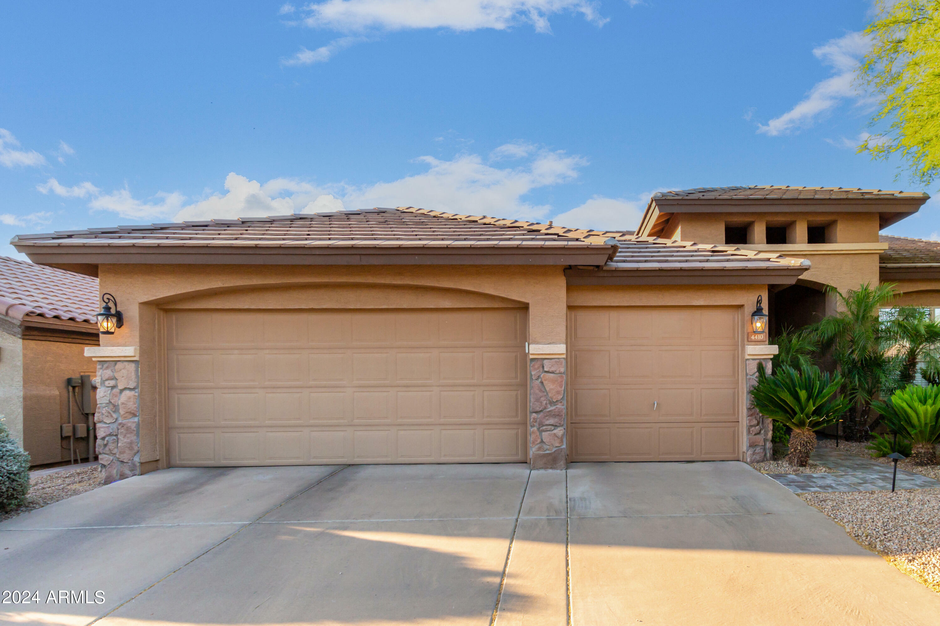 Property Photo:  4410 E Lariat Lane  AZ 85050 